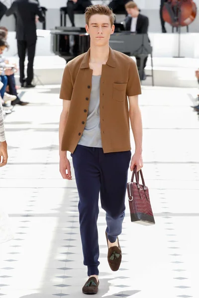 Look 35